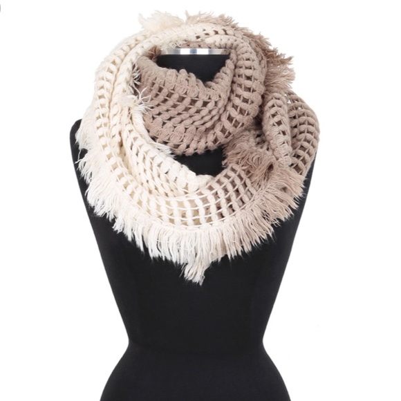 steve madden // ombré fringed infinity knit scarf - Picture 5 of 5